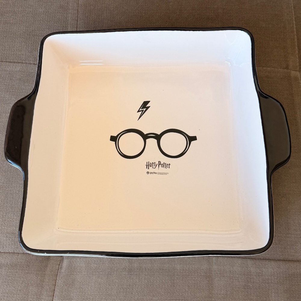NWOT - Rae Dunn HARRY POTTER Square 9” Baking Dish